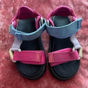 Adorable summer sandals from Gap!